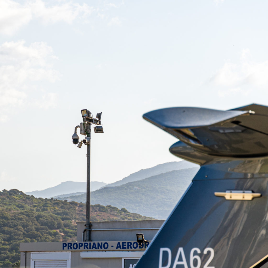 Des caméras de surveillance à l'aérodrome de Tavaria à Propriano